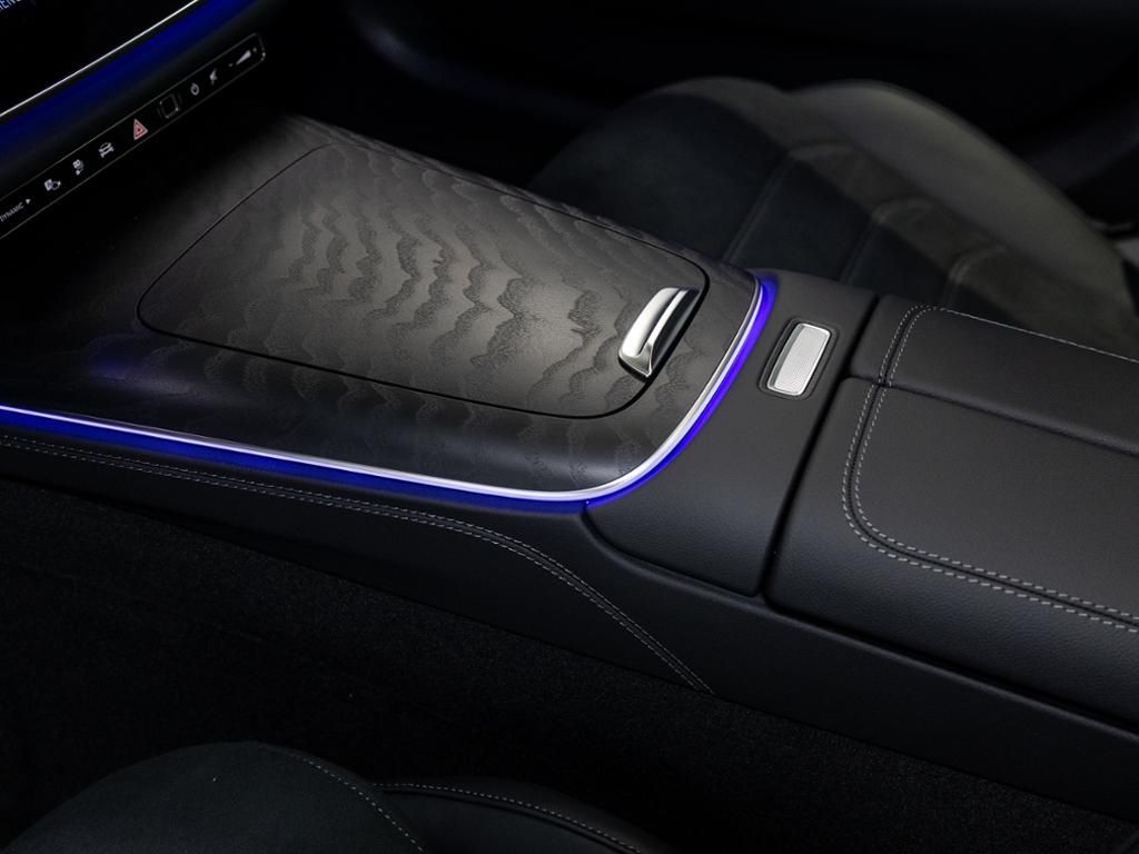 Mercedes-Benz E 300 de T-Modell mit EQ Hybrid Technologie AMG foto 15