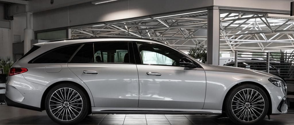 Mercedes-Benz E 300 de T-Modell mit EQ Hybrid Technologie AMG foto 4