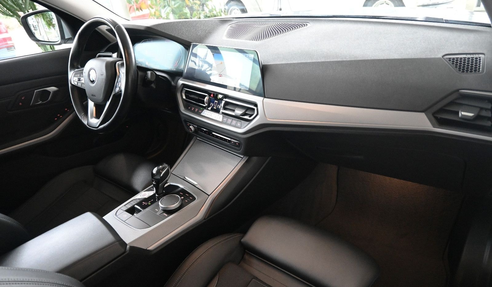 BMW 318d T Advantage LED Nav ACC Leder PDC L-Cockpit foto 23