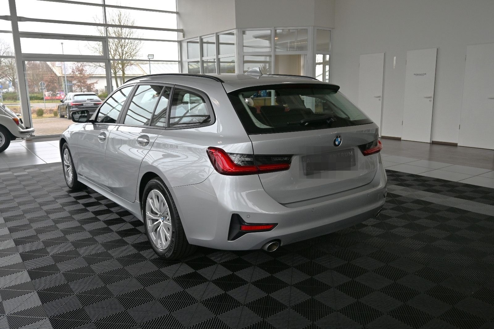 BMW 318d T Advantage LED Nav ACC Leder PDC L-Cockpit foto 4