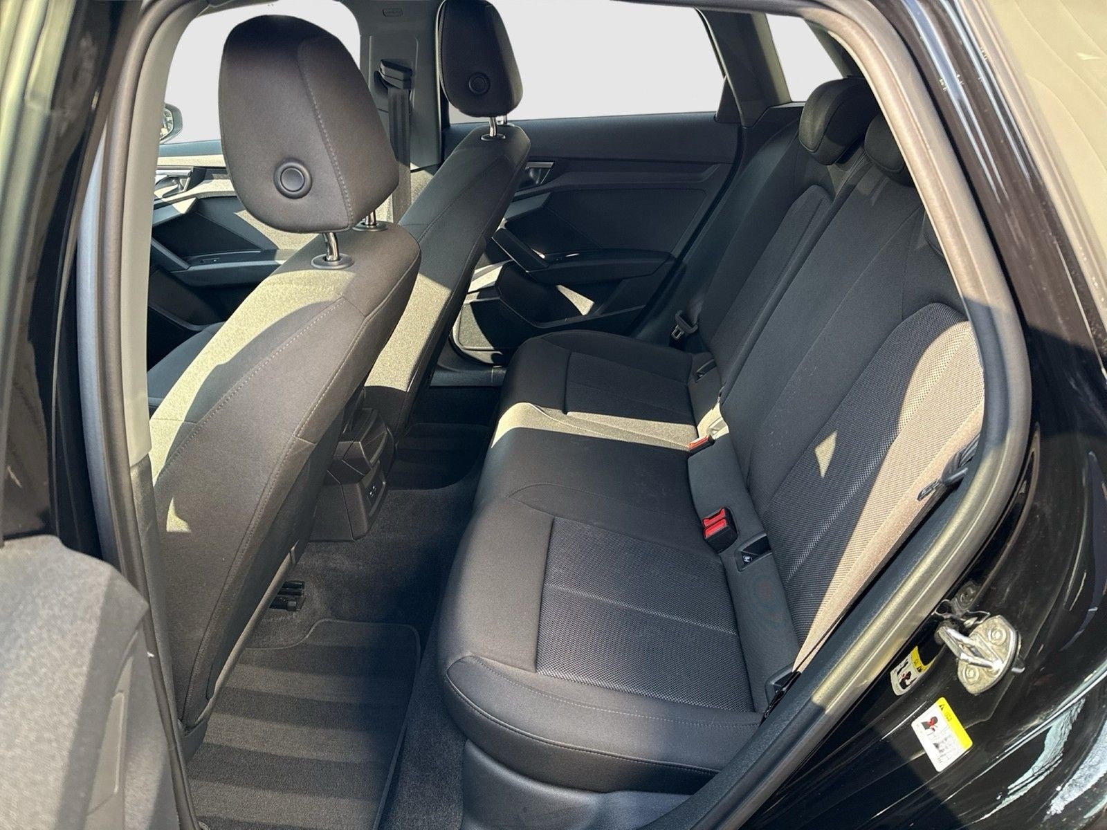 Audi A3 Sportback 30 NAVI+ SITZHEIZUNG ALU CARPLAY foto 10