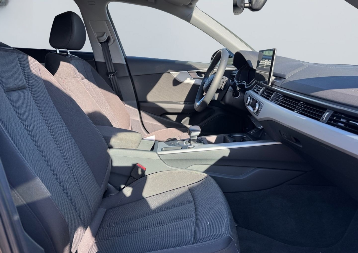 Audi A4 Avant 35 TDI S tro S line *LED*AHK*CAM*Virtua foto 21