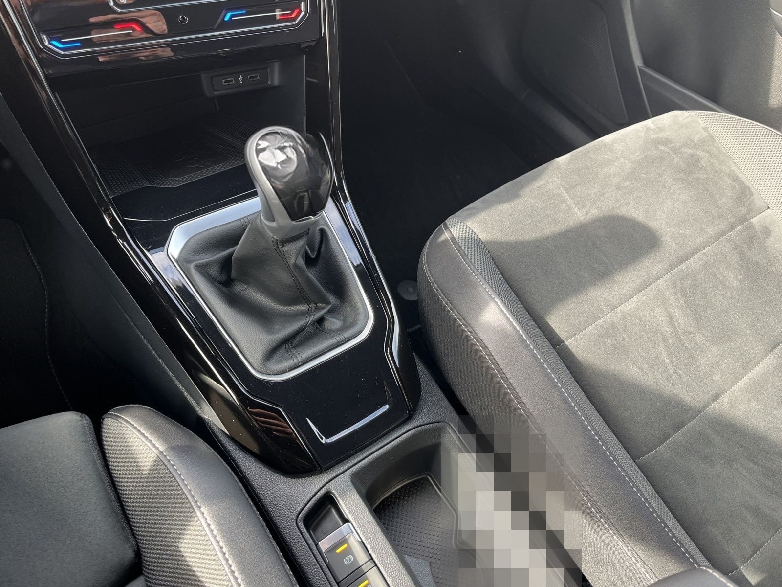 Volkswagen T-Roc 1.0 TSI R-LINE GARANTIE 02.2028 NAVI LED+ foto 11