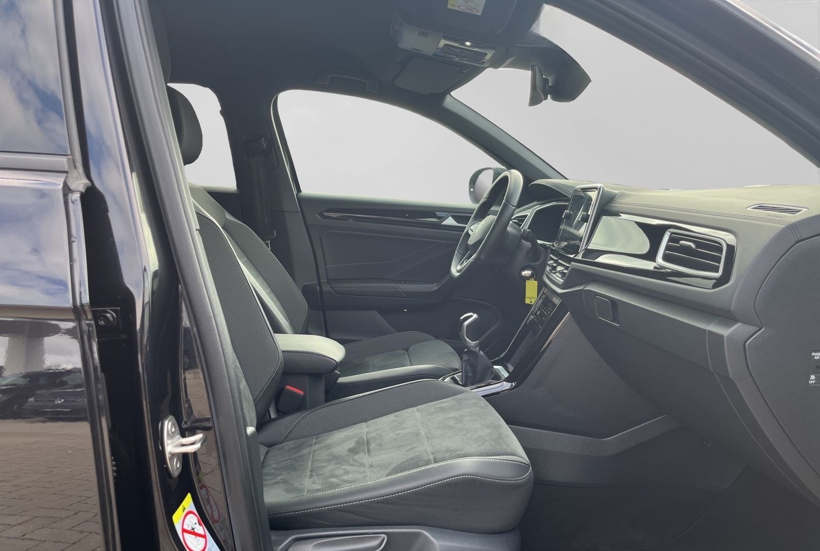 Volkswagen T-Roc 1.0 TSI R-LINE GARANTIE 02.2028 NAVI LED+ foto 4