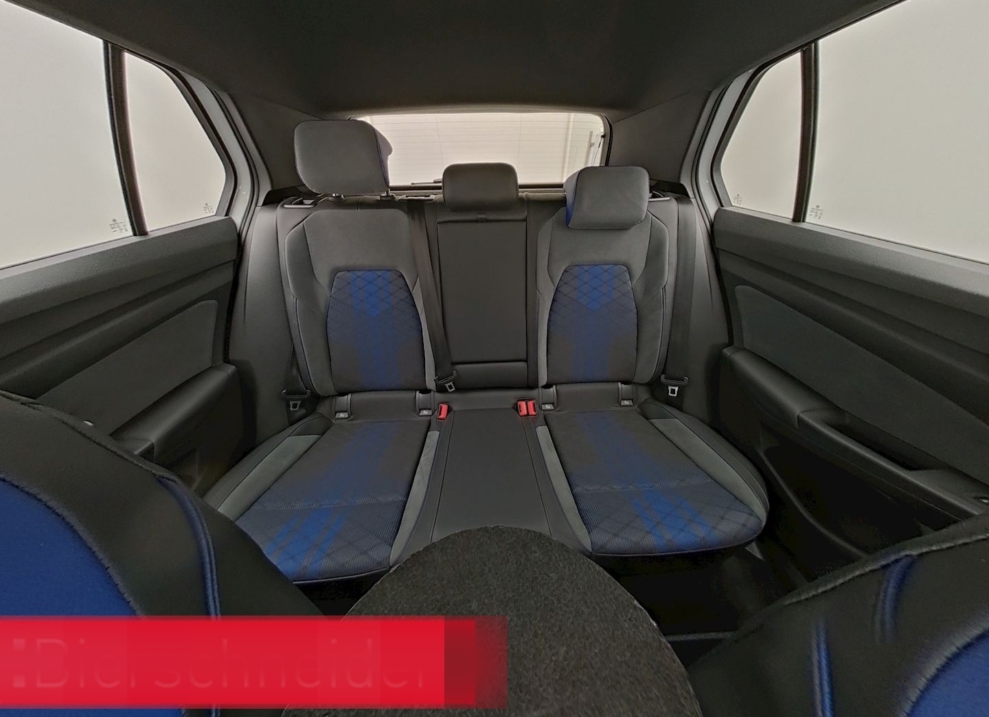 Volkswagen Golf R 8 2.0 TSI DSG 4Mo. ACC DISCOVER MEDIA foto 17