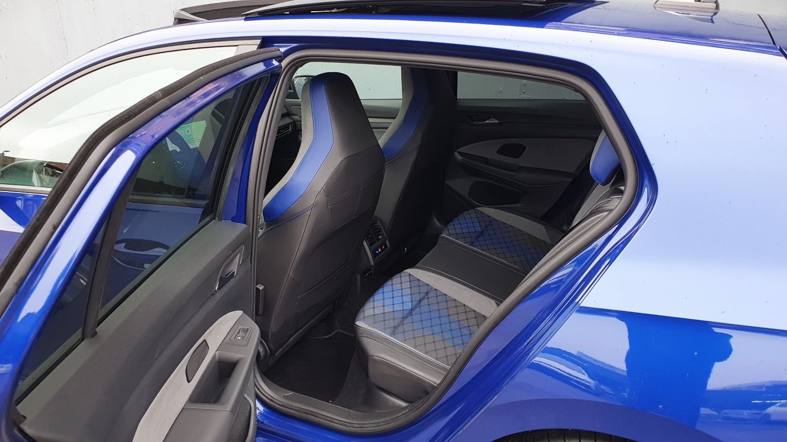 Volkswagen Golf 8 R 4M *Drift*Pano/Navi+/ACC/HUD/H&K/19 foto 8