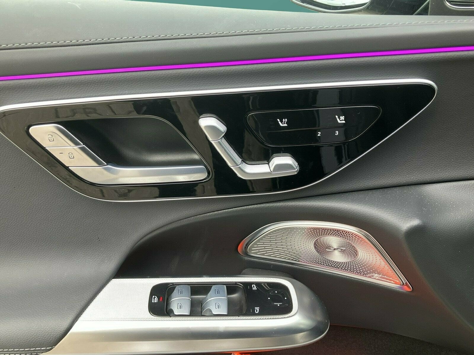 Mercedes-Benz E 450 d 4M T AMG+NIGHT+AHK+DISTRO+PANO+BURME+HUD foto 16