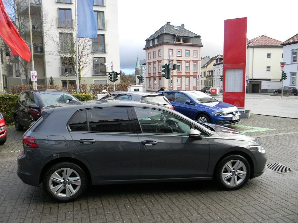 Volkswagen Golf VIII Lim. Life 1,5 TSI 6 GANG KAMERA foto 5