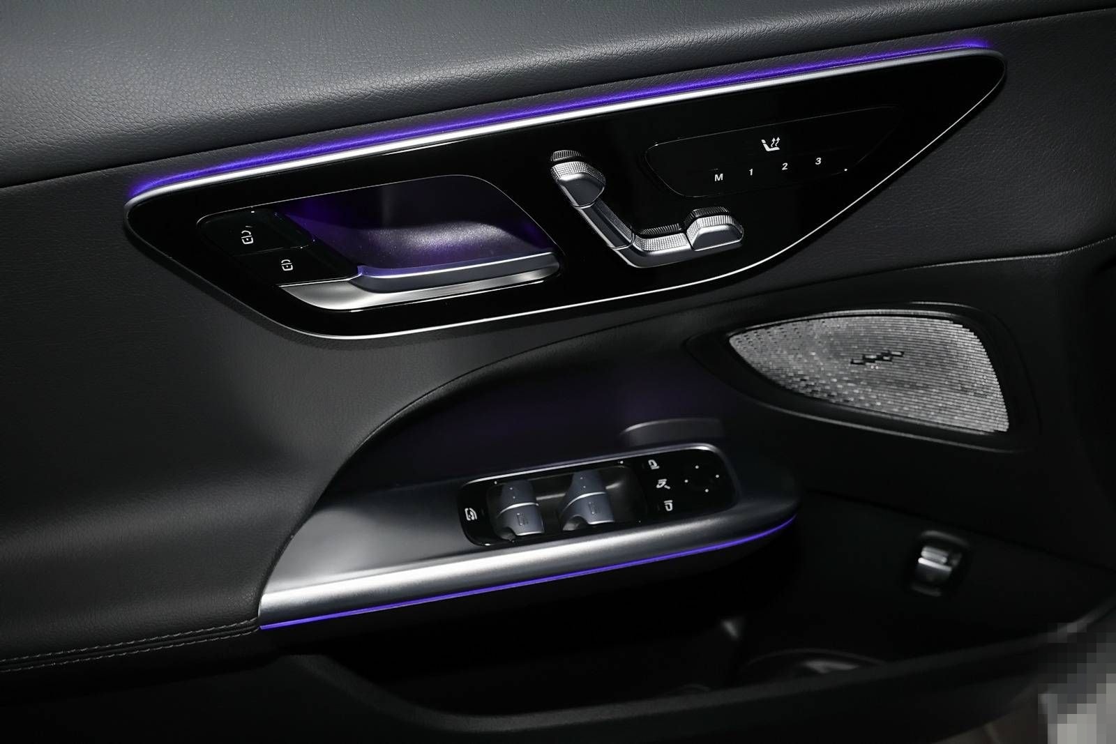 Mercedes-Benz C 180 PANO+TOTWINKEL+MEMORY+CARPLAY+MBUX+LED+17" foto 12