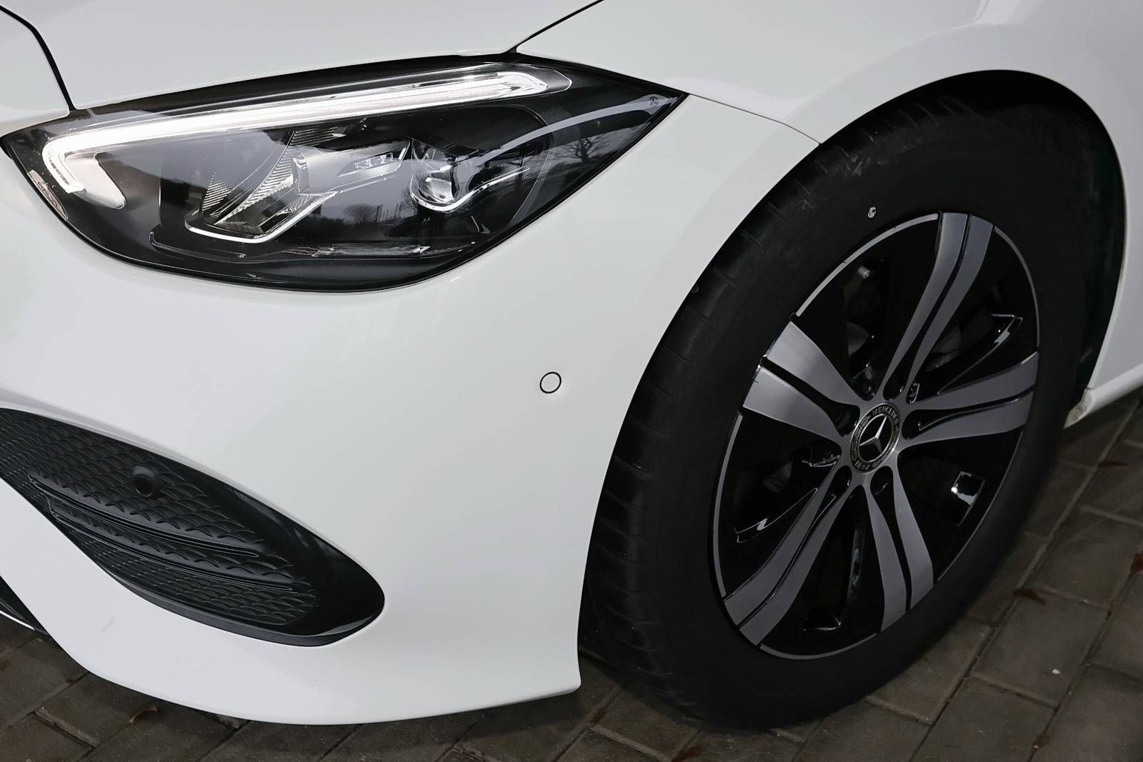 Mercedes-Benz C 180 PANO+TOTWINKEL+MEMORY+CARPLAY+MBUX+LED+17" foto 3