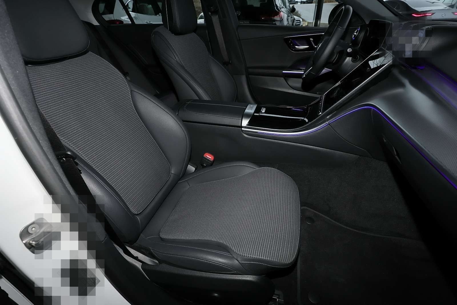 Mercedes-Benz C 180 PANO+TOTWINKEL+MEMORY+CARPLAY+MBUX+LED+17" foto 4