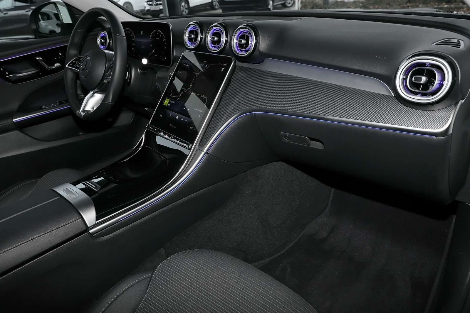 Mercedes-Benz C 180 PANO+TOTWINKEL+MEMORY+CARPLAY+MBUX+LED+17" foto 8