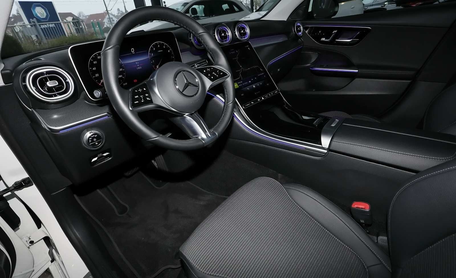 Mercedes-Benz C 180 PANO+TOTWINKEL+MEMORY+CARPLAY+MBUX+LED+17" foto 9