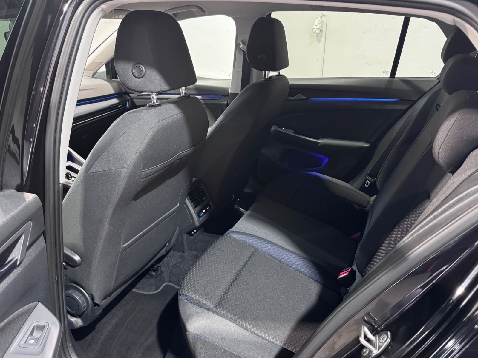 Volkswagen Golf 8 Lim. United *Automatik*Navi*AHK*ACC* foto 8