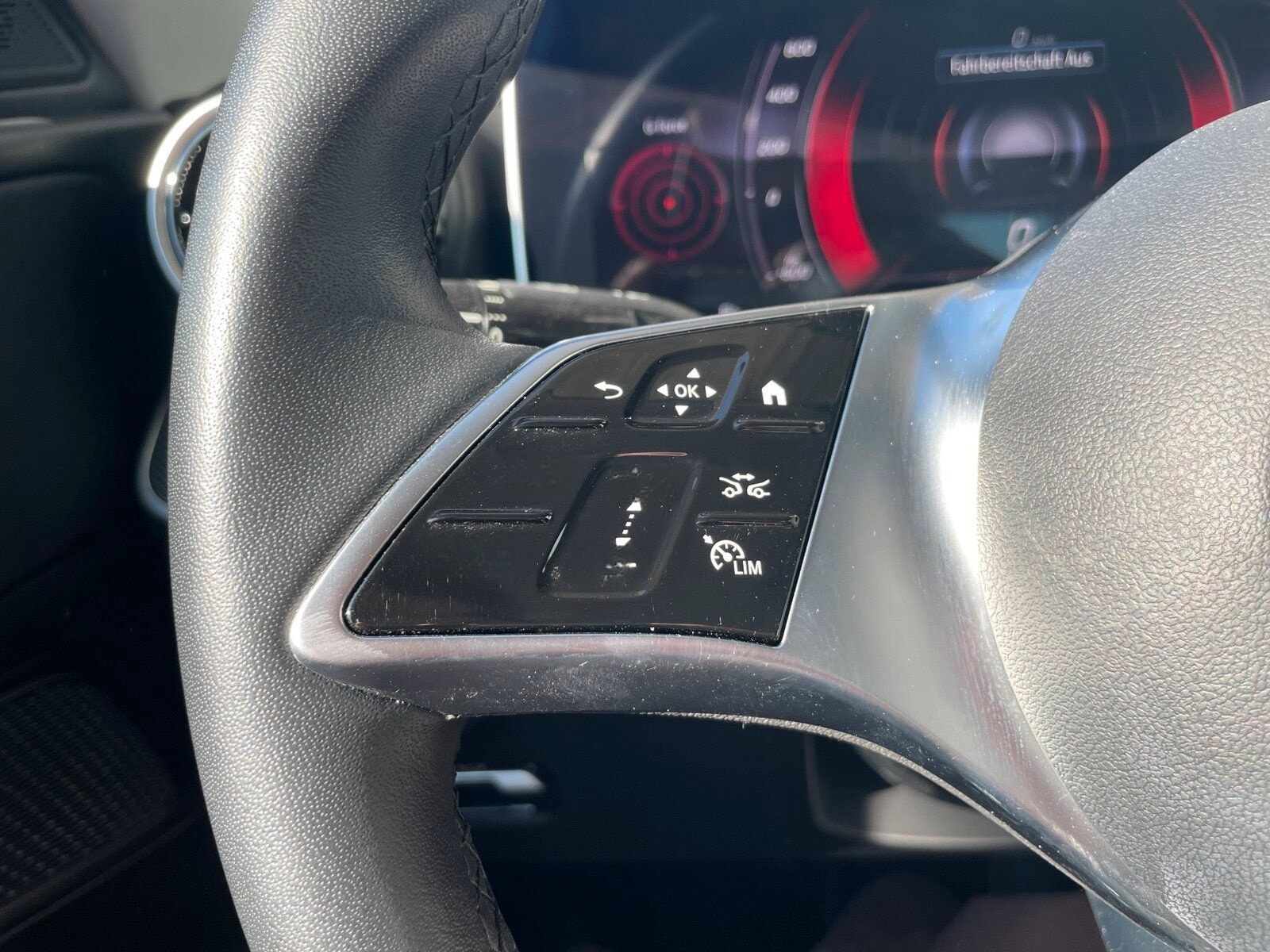 Mercedes-Benz C 300 e AVANTGARDE *KAMERA*AMBI*LED*DAB*CARPLAY foto 13