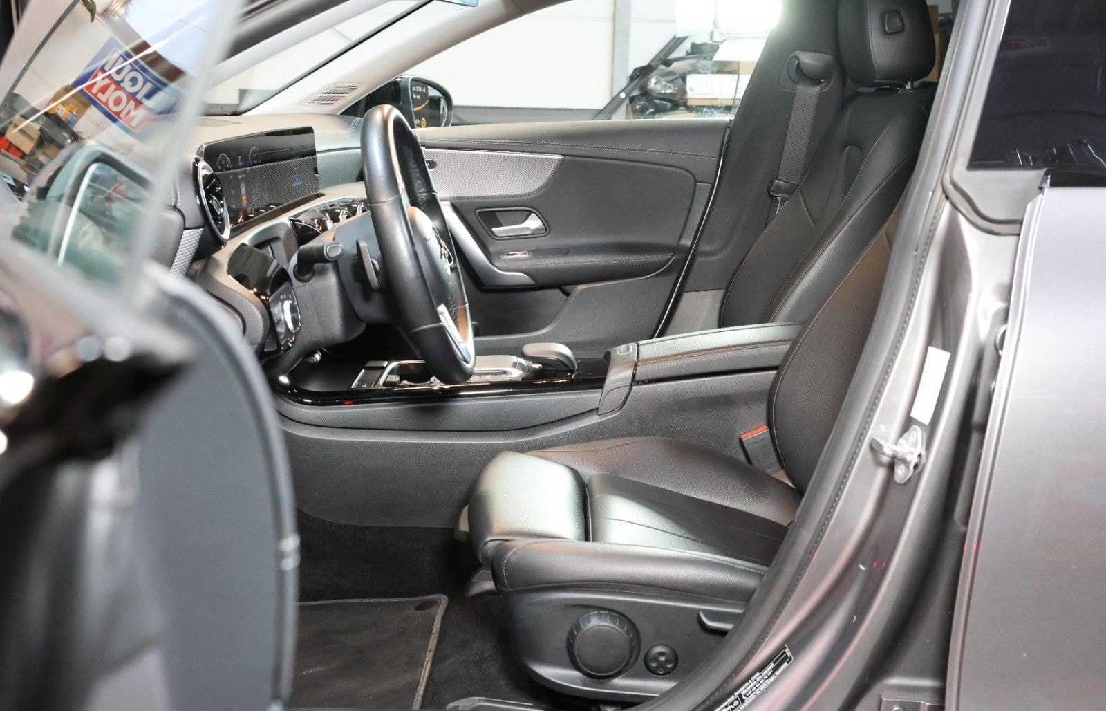 Mercedes-Benz CLA 200 d SHOOTING BRAKE *MB100*PANO*LED*LEDER* foto 11