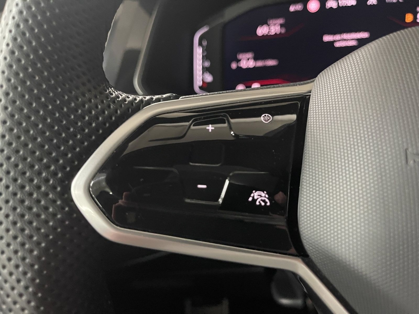 Volkswagen Tiguan 1.4 eHybrid R-Line AHK Pano Matrix LM 20" foto 25