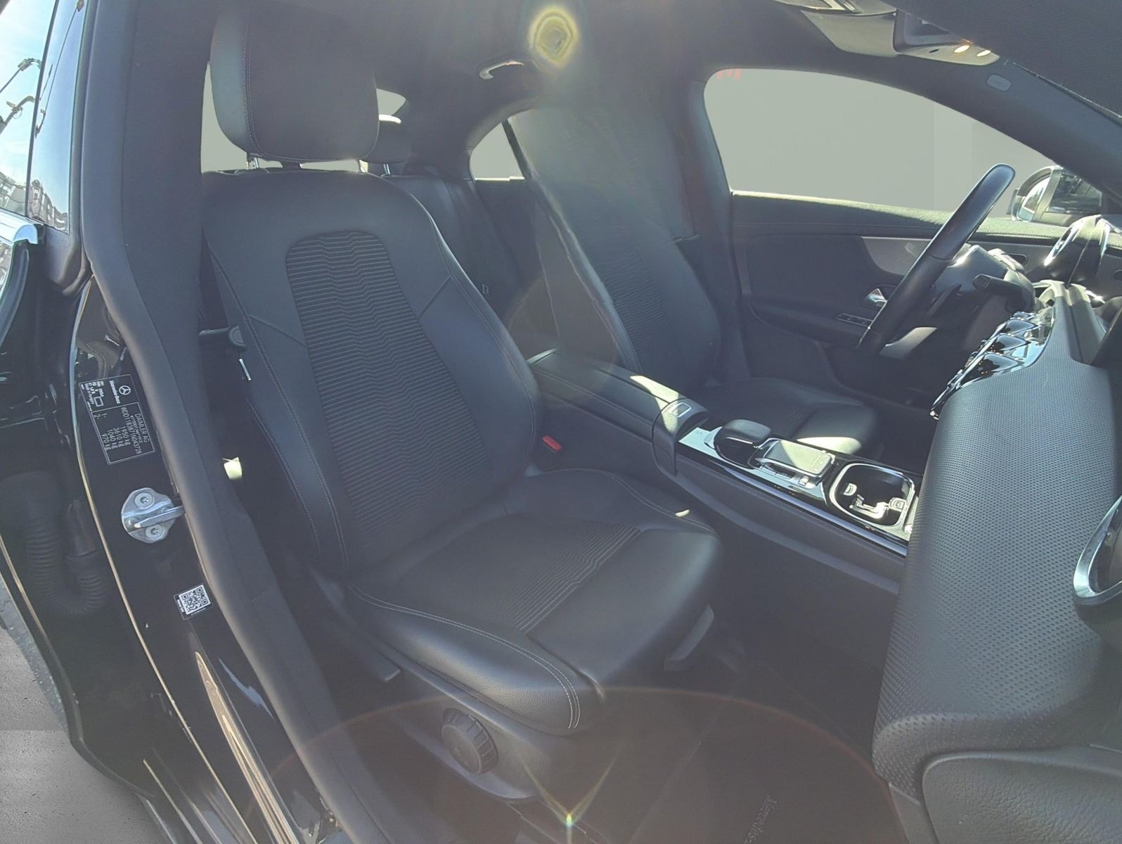 Mercedes-Benz CLA 200 Progessive Widescreen foto 24