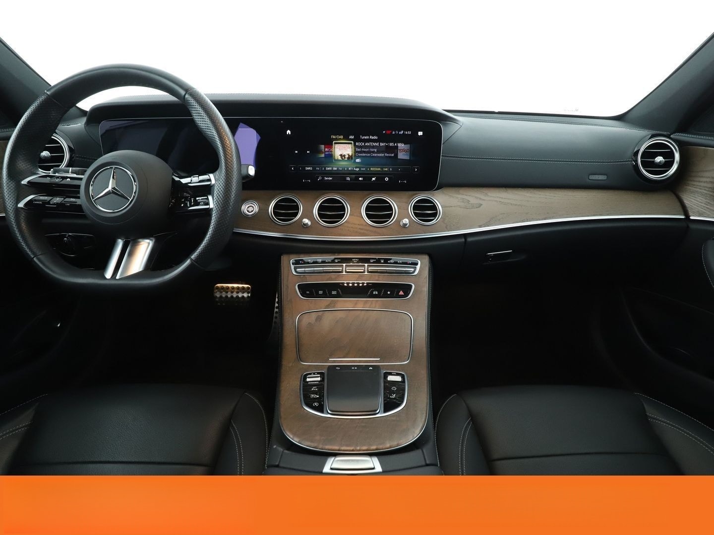 Mercedes-Benz E 220 d T 4Matic AMG Line Aut.*360*PANO foto 12