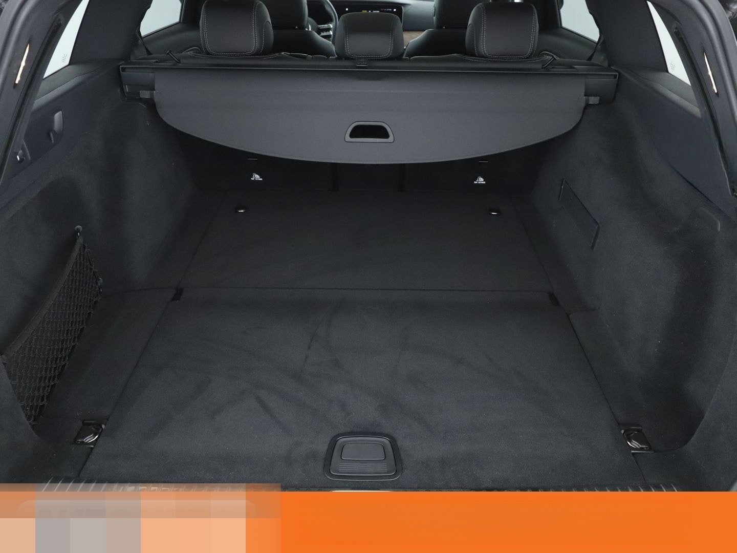 Mercedes-Benz E 220 d T 4Matic AMG Line Aut.*360*PANO foto 18