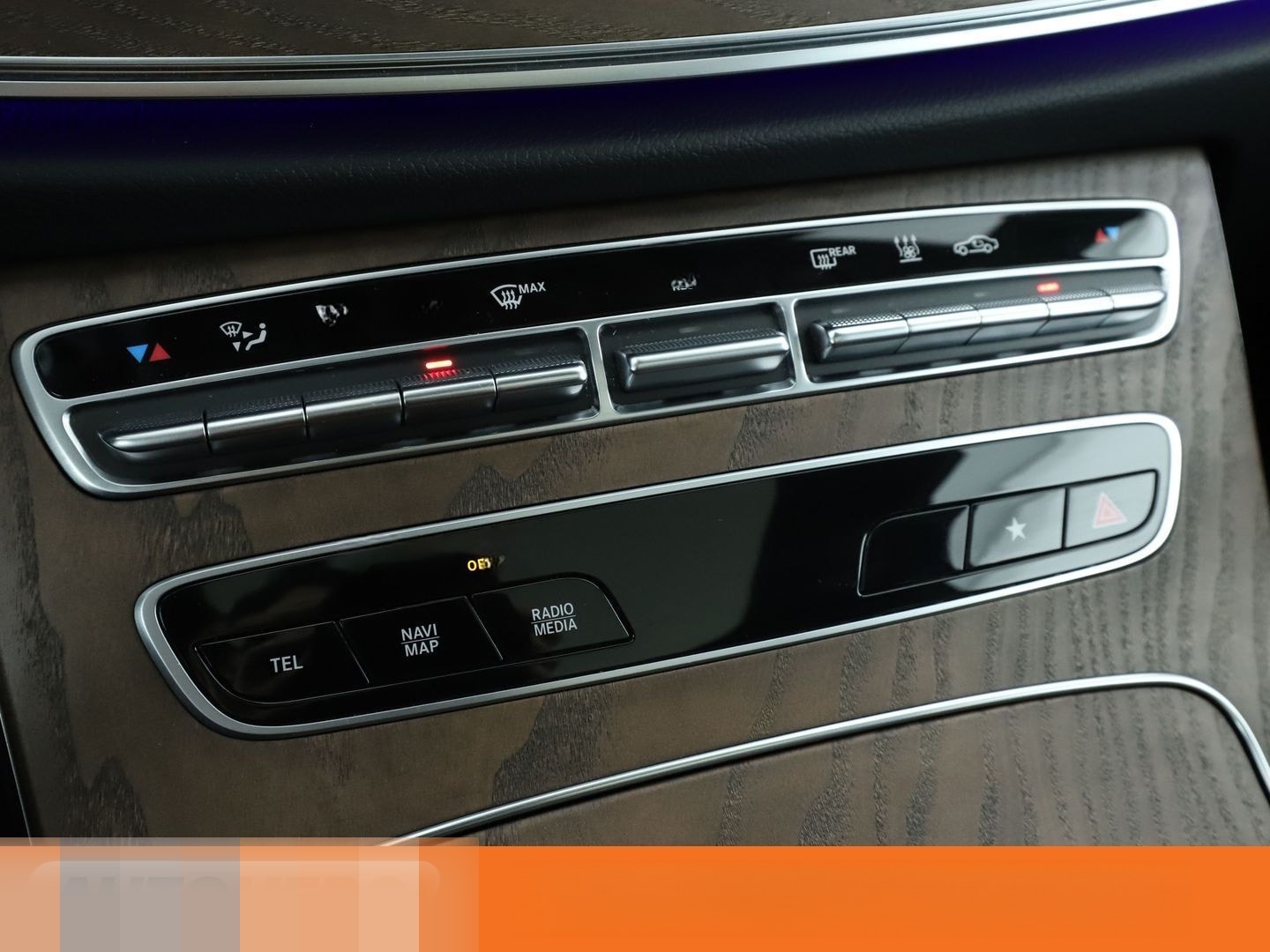 Mercedes-Benz E 220 d T 4Matic AMG Line Aut.*360*PANO foto 23