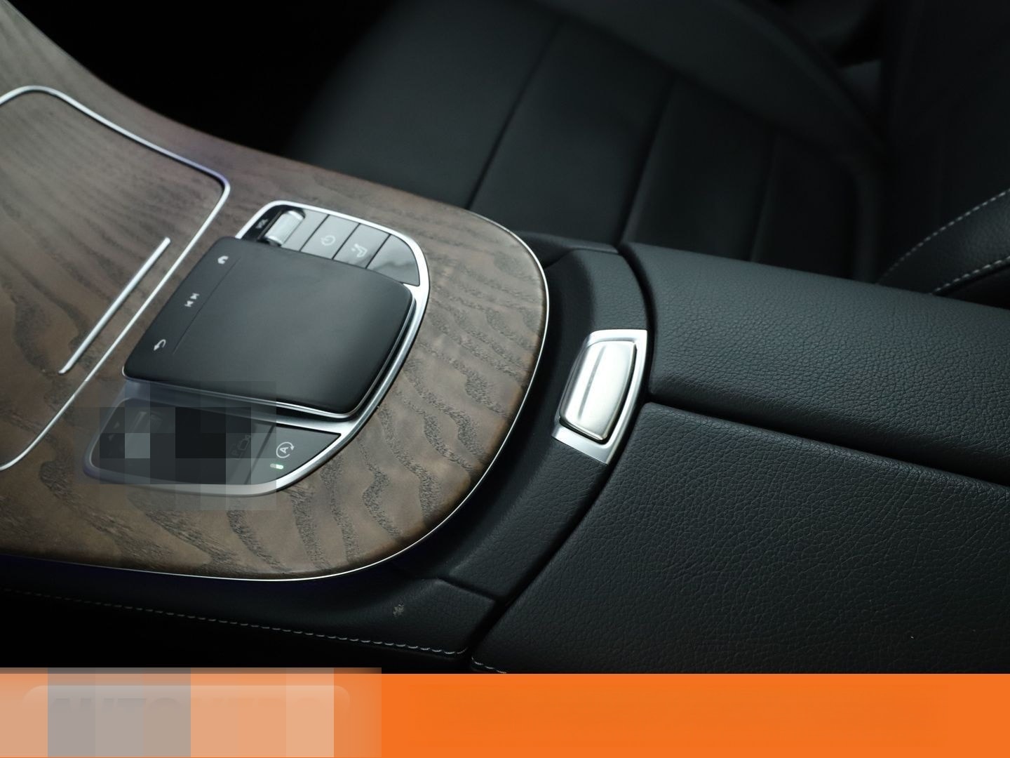 Mercedes-Benz E 220 d T 4Matic AMG Line Aut.*360*PANO foto 24