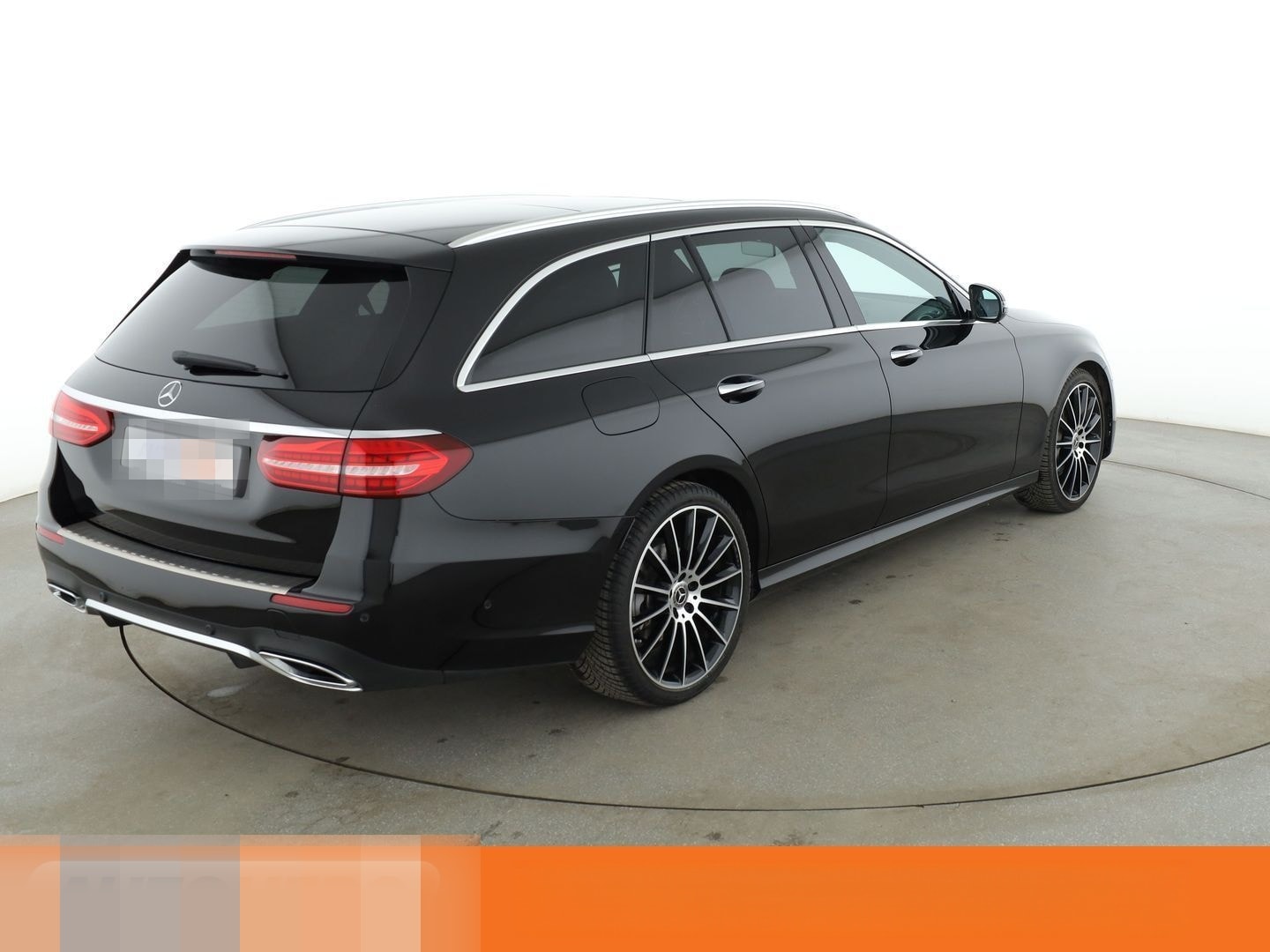 Mercedes-Benz E 220 d T 4Matic AMG Line Aut.*360*PANO foto 6