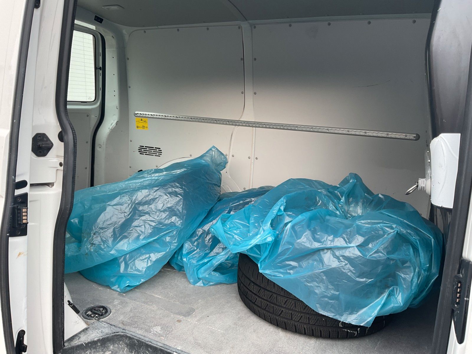 Volkswagen T6.1 Transporter 2.0 TDI AHK 3.sitzer TÜV Neu foto 21