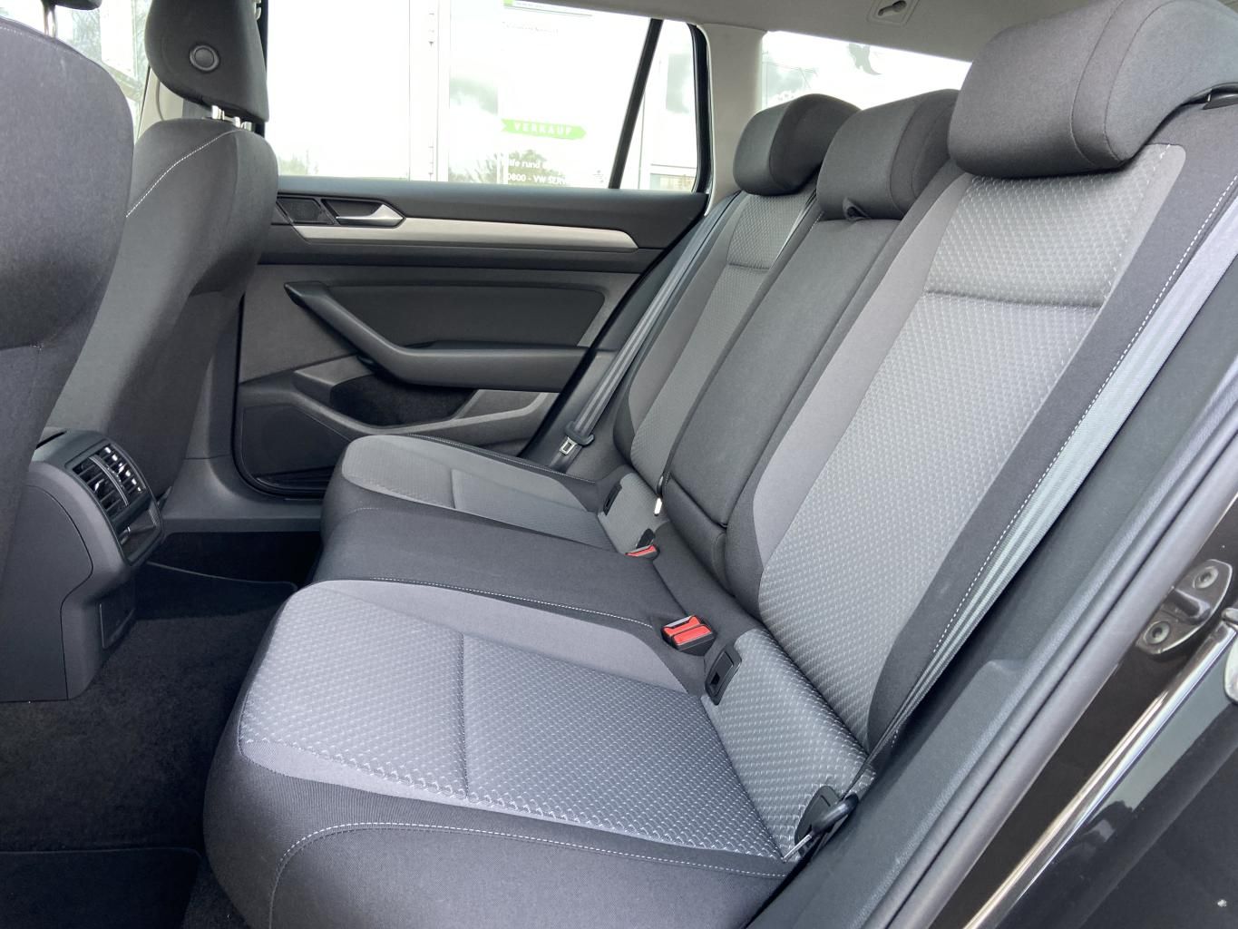 Volkswagen Passat Variant 1.5 TSI APP-CONNECT+KAMERA+LED+NA foto 11