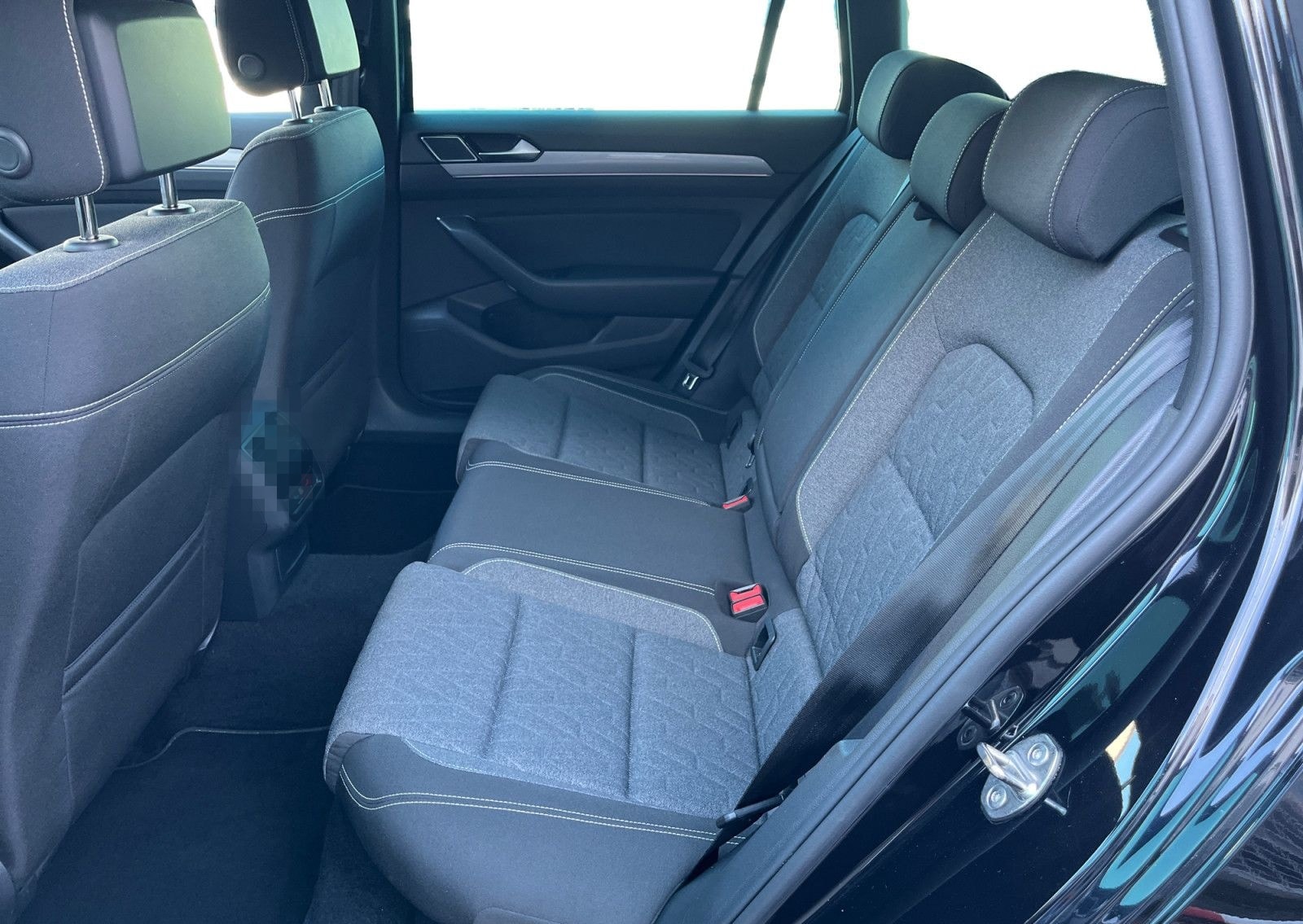 Volkswagen Passat Variant 2.0 TDI DSG Business Navi AHK LED foto 11