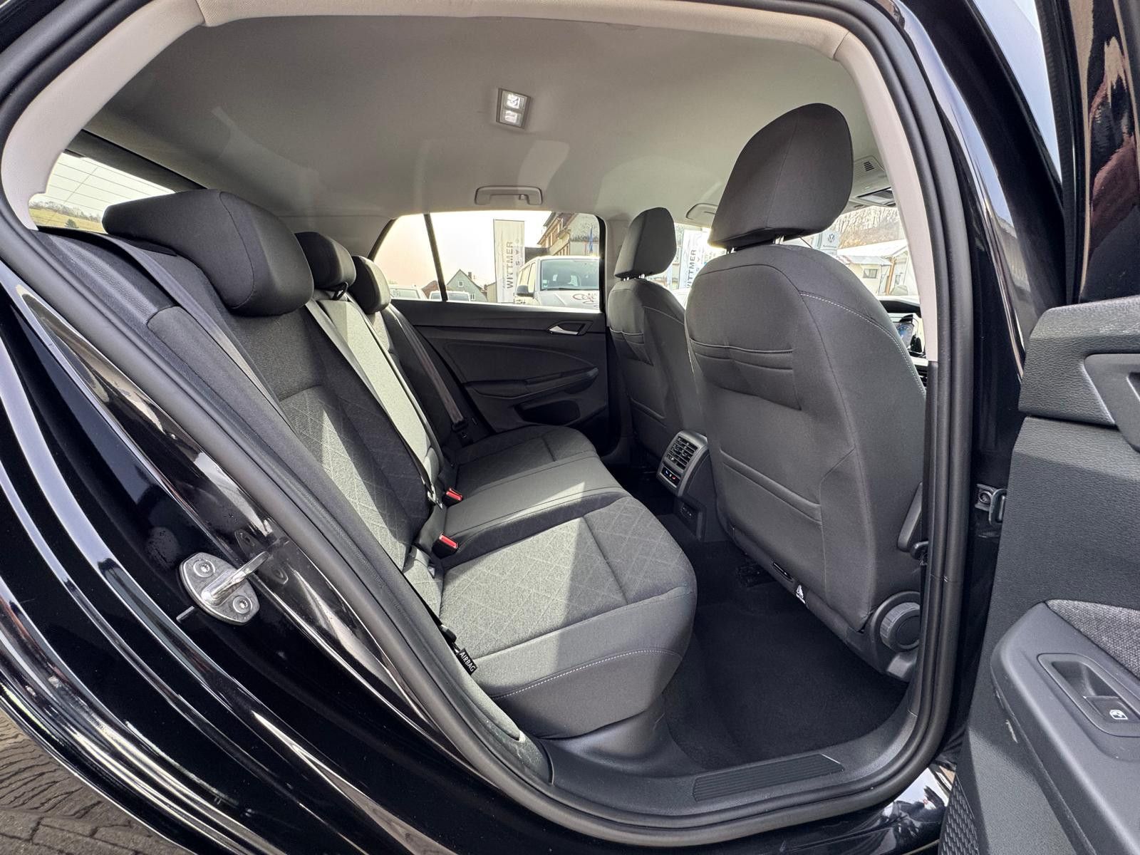 Volkswagen Golf 1.5 TSI 131PS Life APP/NAV/LED/PDC/SHZ/Klim foto 11