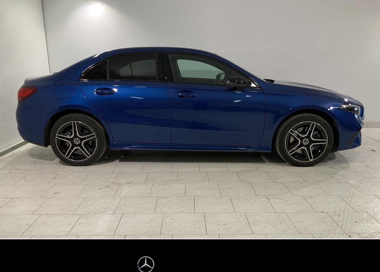 Mercedes-Benz A 250 e Limo AMG-L+AHK+Pano+TotW+LED+NightP+DAB foto 2