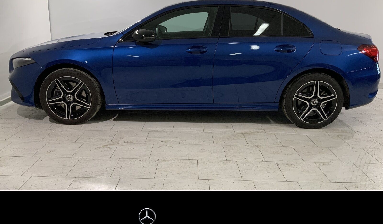 Mercedes-Benz A 250 e Limo AMG-L+AHK+Pano+TotW+LED+NightP+DAB foto 4