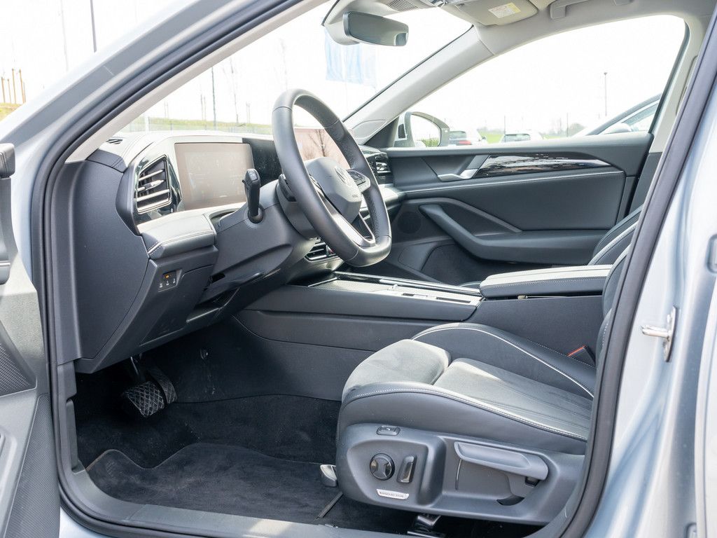 Volkswagen Passat Elegance 2,0 l TDI DSG AHK ACC MATRIX-LED foto 22