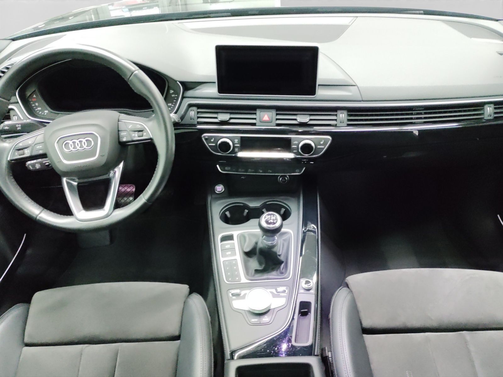 Audi A4 Avant 1.4 TFSI 2xS LINE PANO STHZG LM19 B&O foto 5