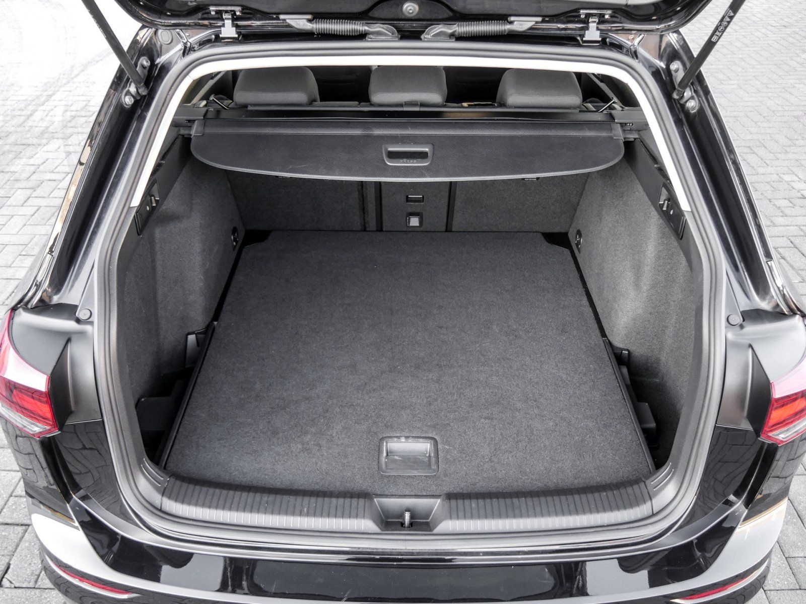 Volkswagen Golf VIII Variant Style 2.0 TDI DSG LED+ Navi AH foto 14