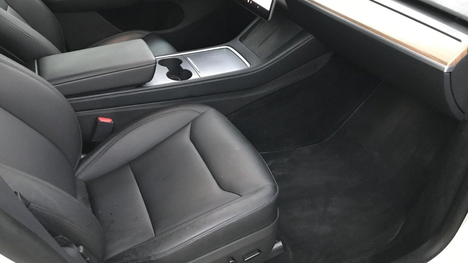 Tesla Model Y Standard Range RWD A.Pilot Pr.Int foto 7