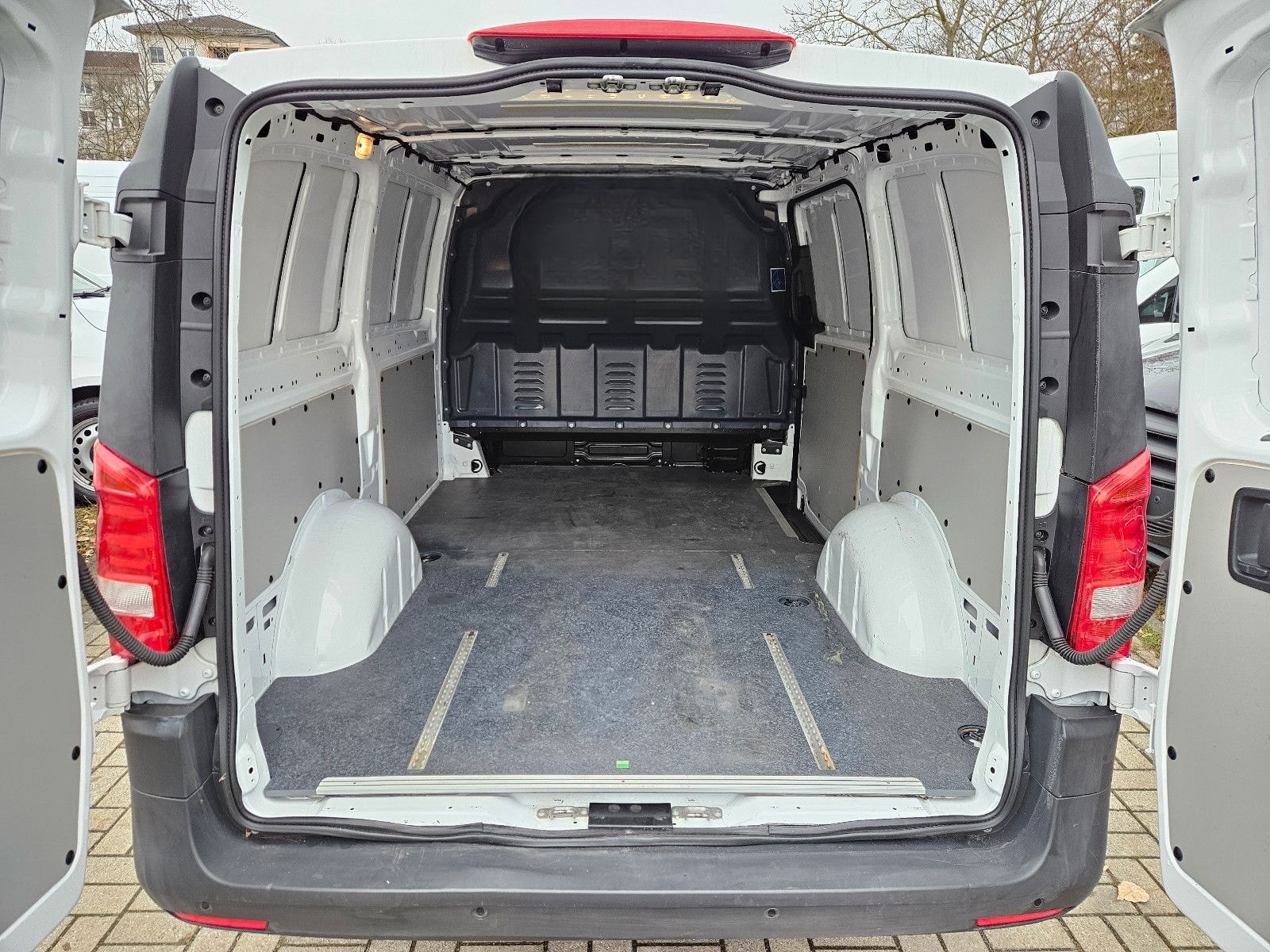 Mercedes-Benz Vito eVito 112 LANG|60 kWh|120 km/h|SH|TÜVneu foto 18