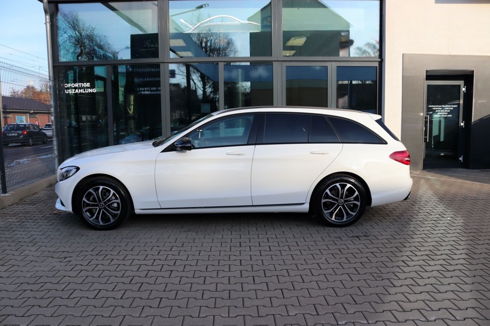 Mercedes-Benz C 200 T-Modell 4Matic Navi Kamera LED Klima foto 4