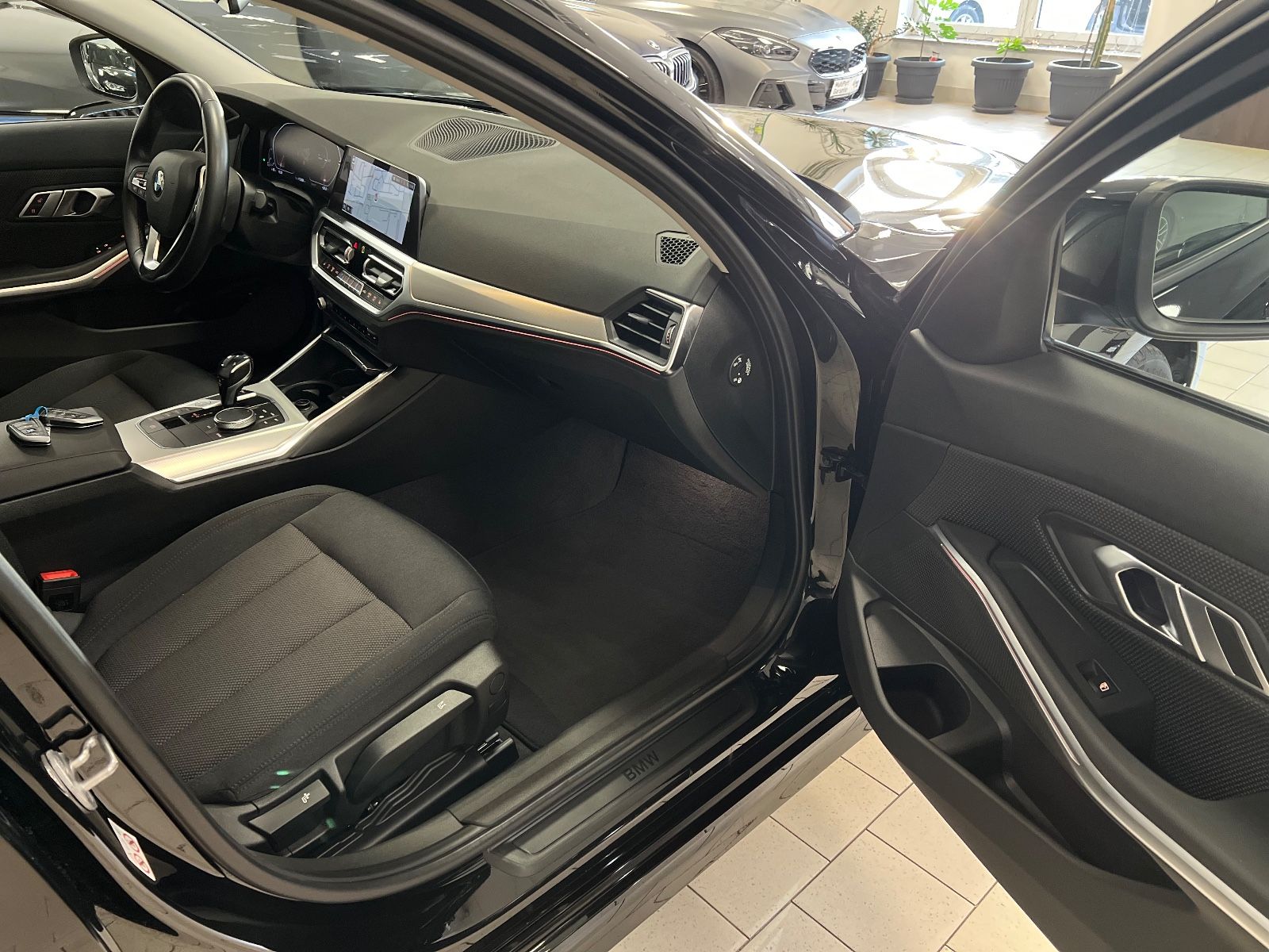 BMW 320d Advantage Aut/AHK/Sitzheizung/Tempomat foto 24