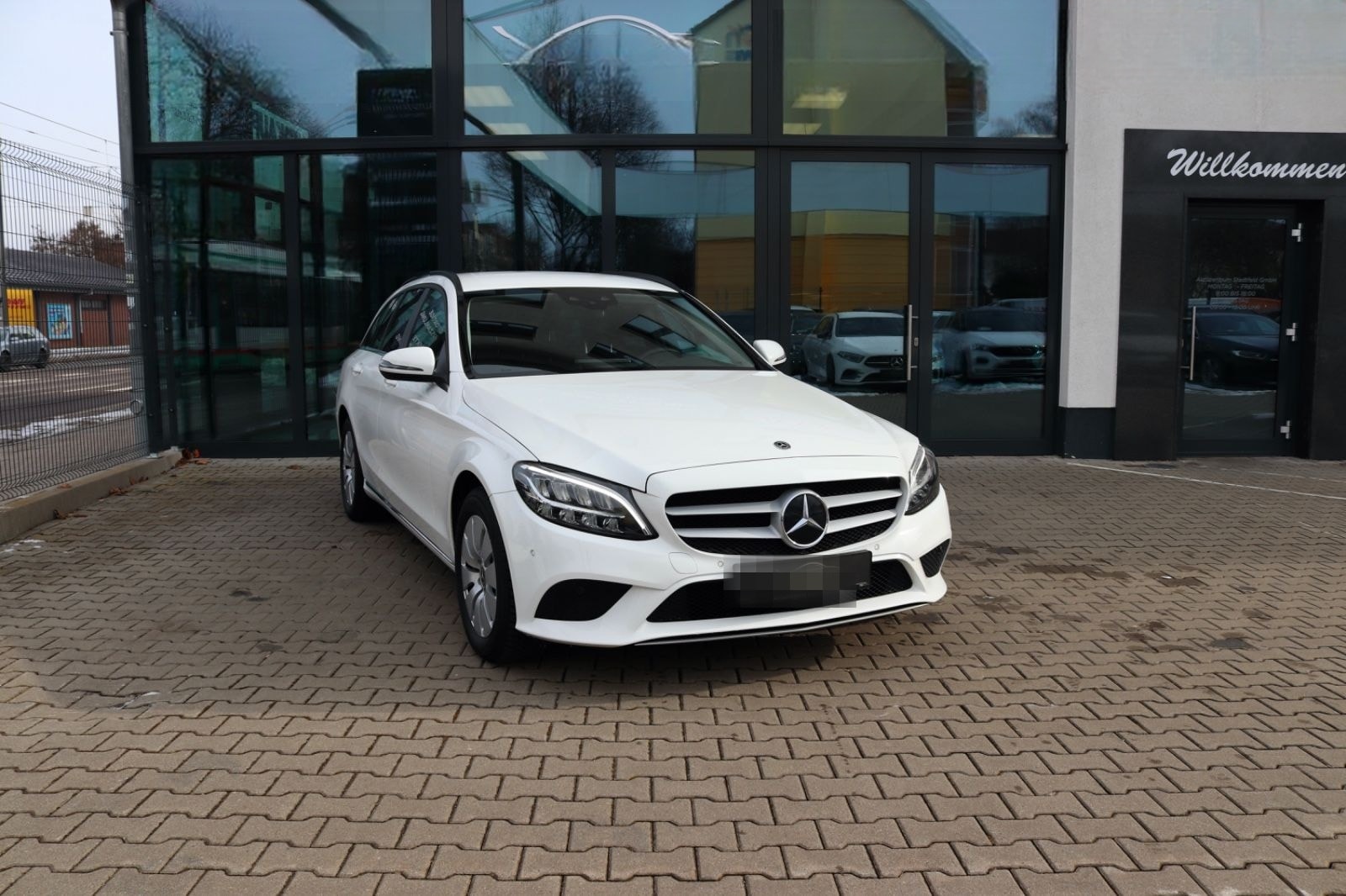 Mercedes-Benz C 180d T-Modell Business AHK Navi Kamera Klima foto 1