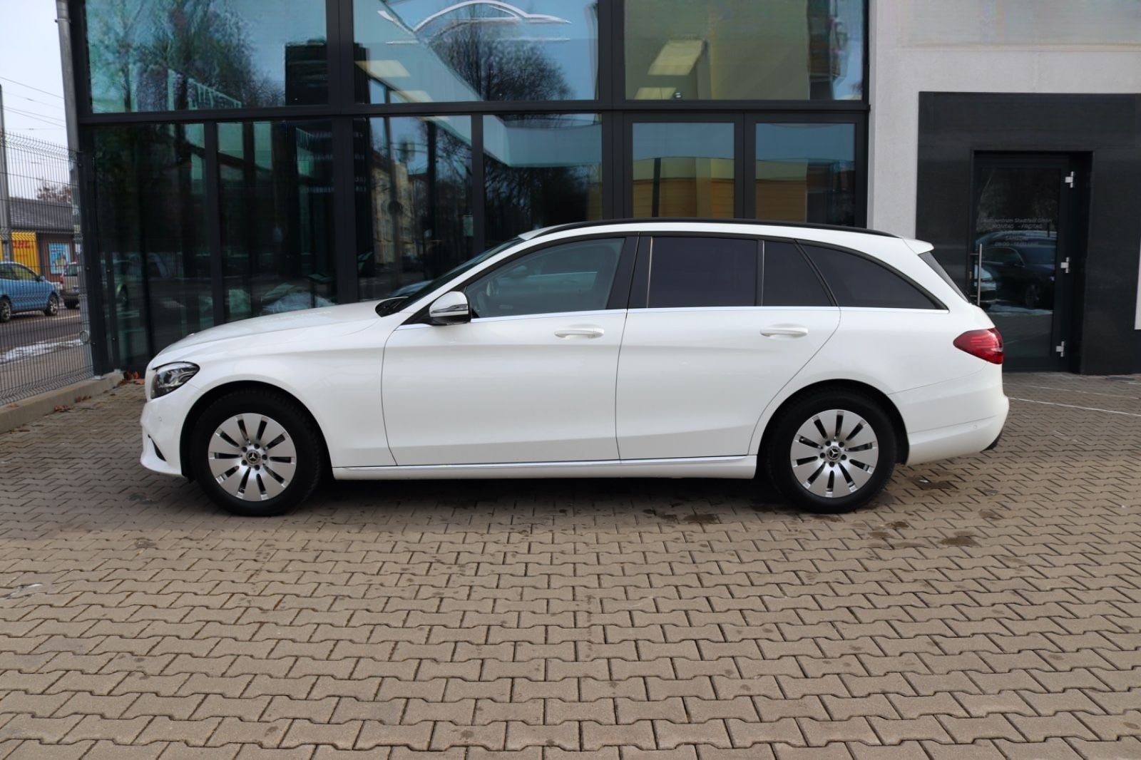 Mercedes-Benz C 180d T-Modell Business AHK Navi Kamera Klima foto 4