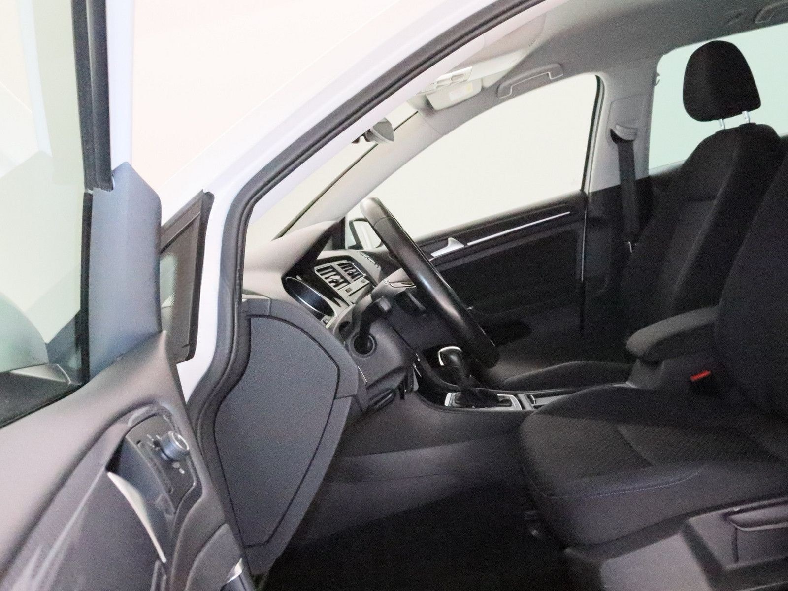 Volkswagen Golf VII 1.5 TSI United AHK ACC NAVI SHZ PDC foto 13