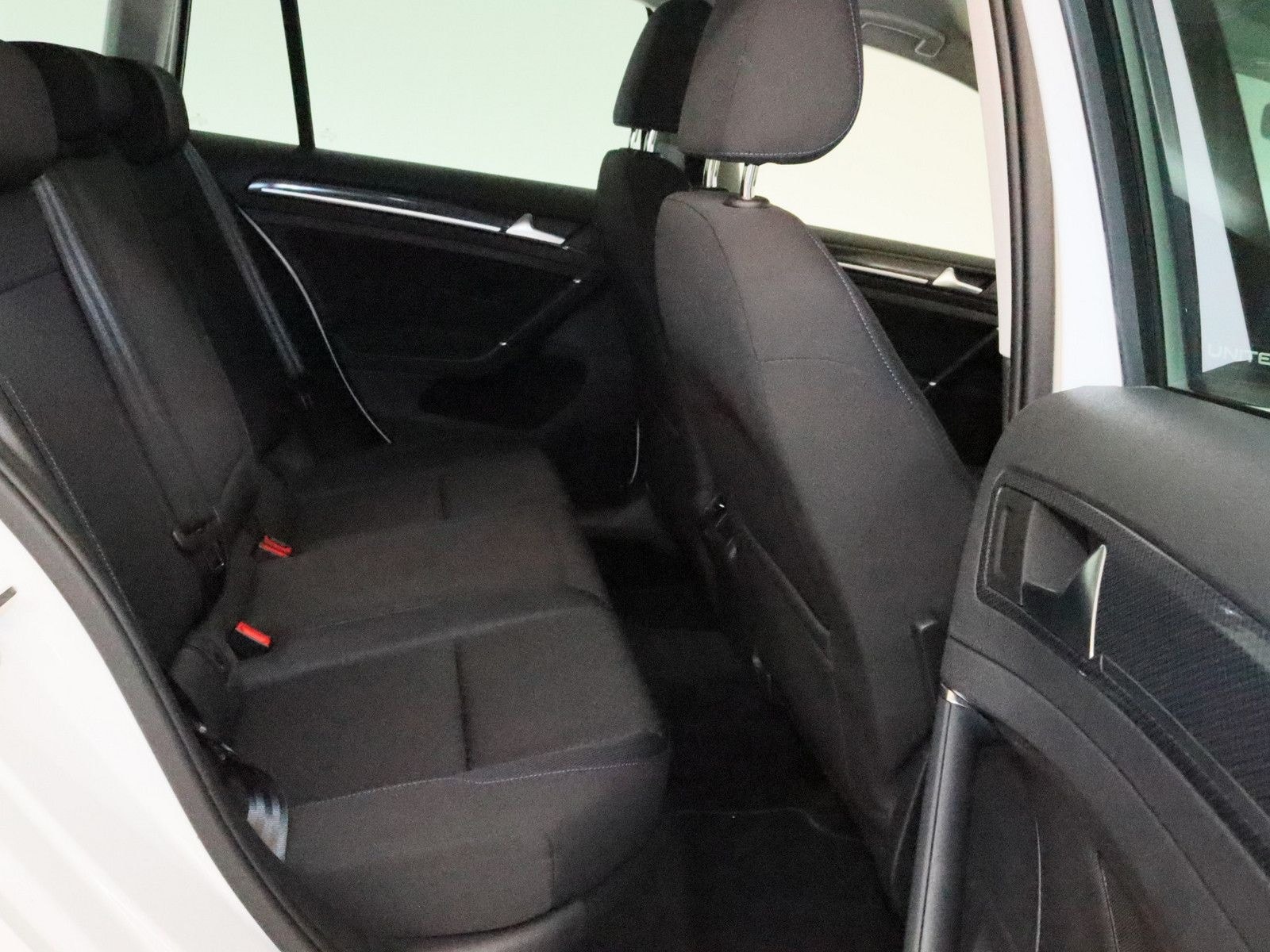 Volkswagen Golf VII 1.5 TSI United AHK ACC NAVI SHZ PDC foto 10