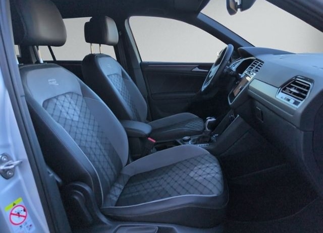 Volkswagen Tiguan 2.0 TDI R-LINE 4MOTION AHK+IQ.LIGHT+eHECK foto 11