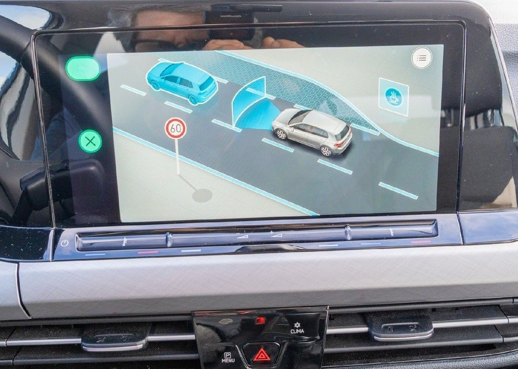 Volkswagen Golf VIII 1.5 TSI Life Business Premium, ZGV foto 16