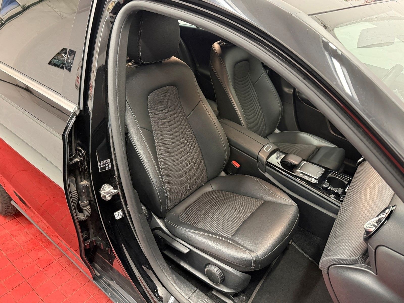 Mercedes-Benz A 250e Style Keyless/360°/TWA/Navi/MBux/Sitzh. foto 11