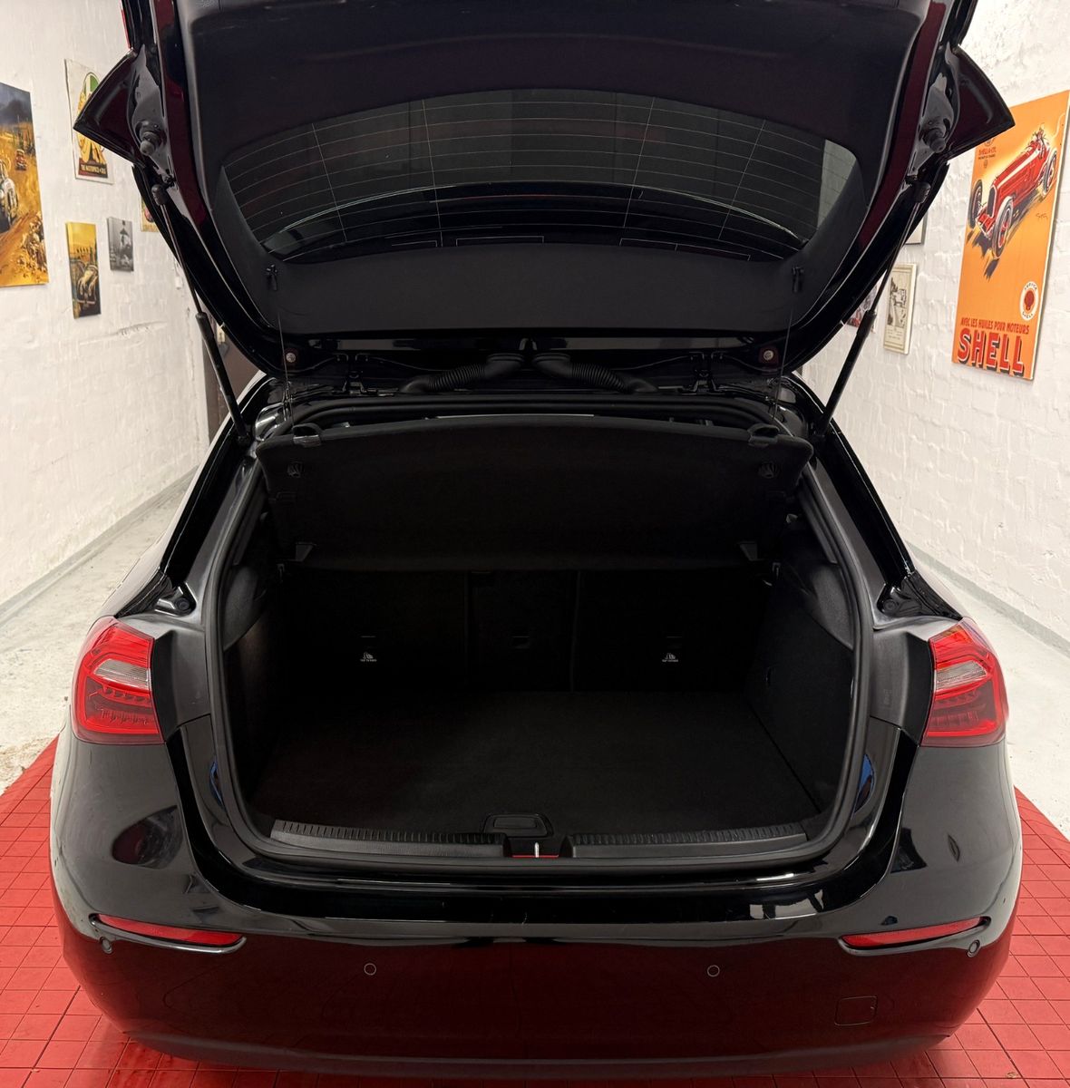 Mercedes-Benz A 250e Style Keyless/360°/TWA/Navi/MBux/Sitzh. foto 8