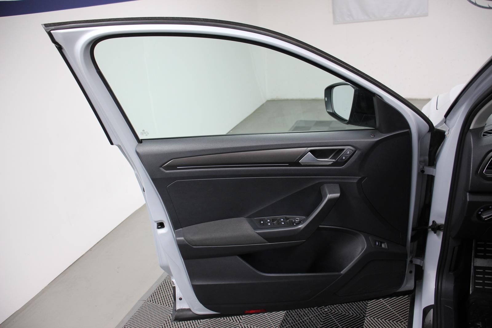 Volkswagen T-Roc 2.0 TDI DSG 4Motion AHK PANO LED ACC NAVI foto 7