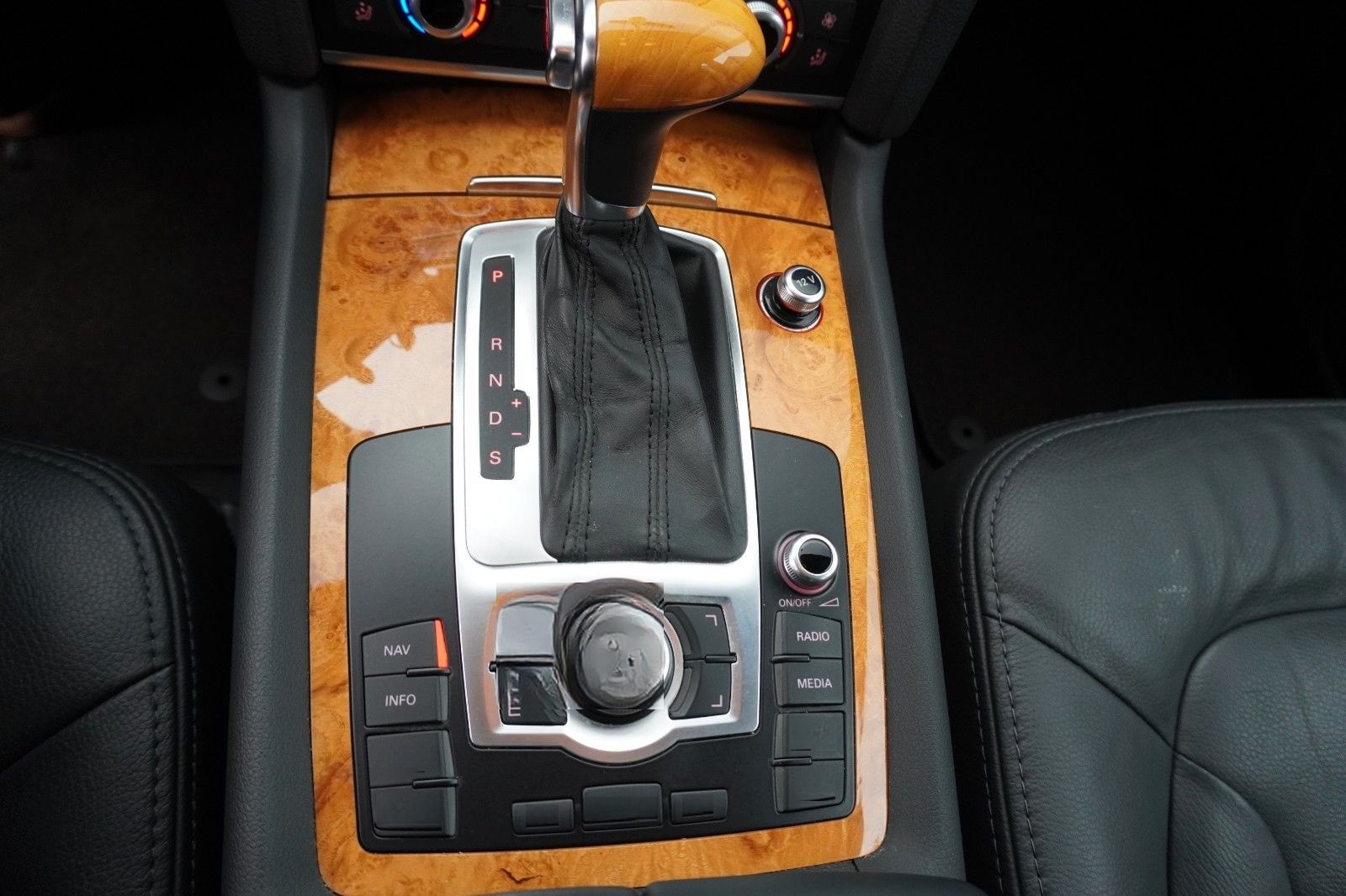 Audi Q7 3.0 TDI quattro*Leder*2.Hand*7-Sitzer* foto 17